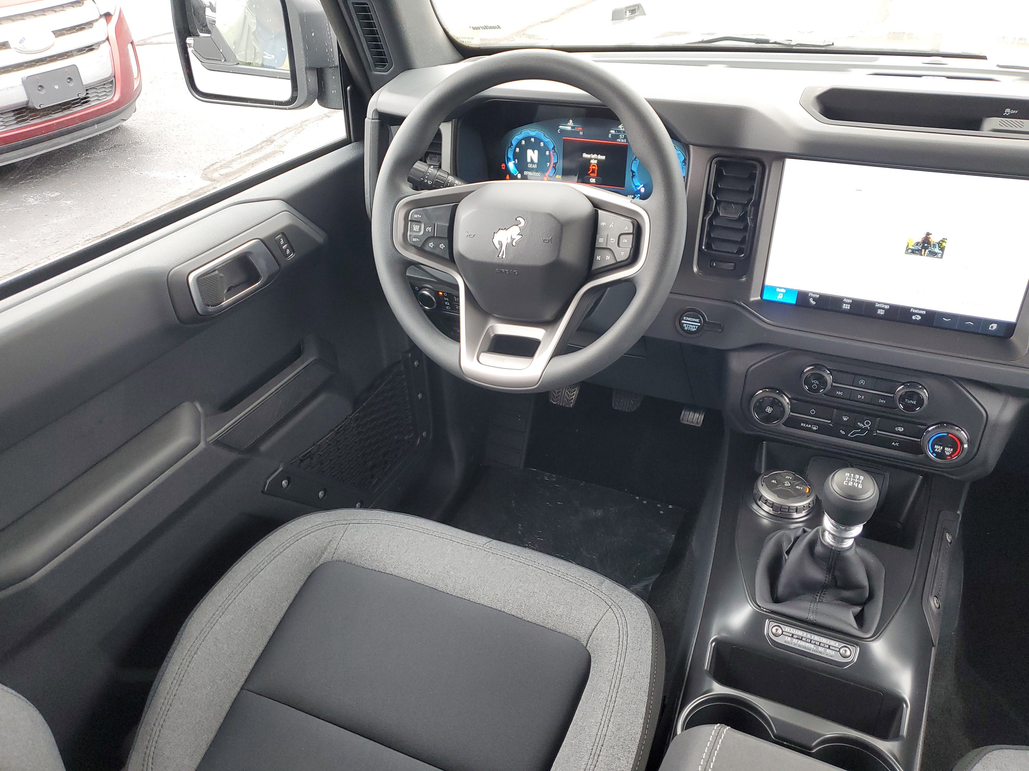 New 2025 Ford Bronco 4-Door image 13