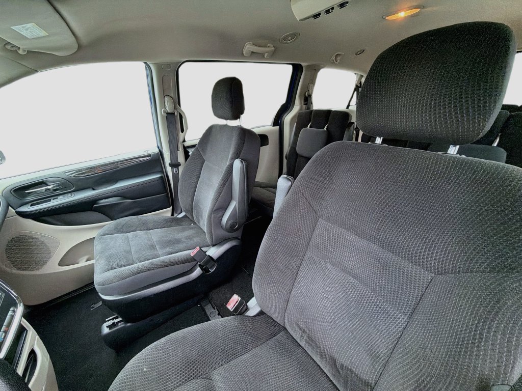 Used 2019 Dodge Grand Caravan SE w/ UConnect Hands-Free Group FWD image 8