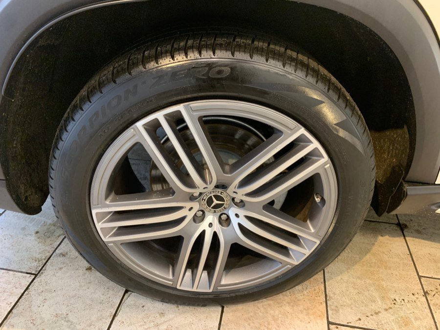 Used 2022 Mercedes-Benz GLS 450 4MATIC image 10