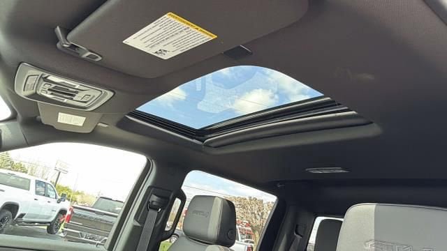New 2026 GMC Sierra 2500 AT4 w/ Max Trailering Package AWD/4WD image 8