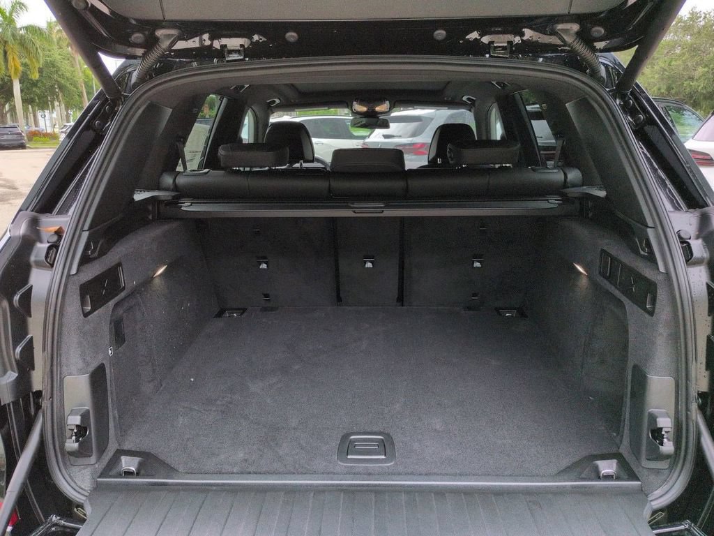 New 2026 BMW X5 xDrive40i w/ M Sport Package AWD/4WD image 13