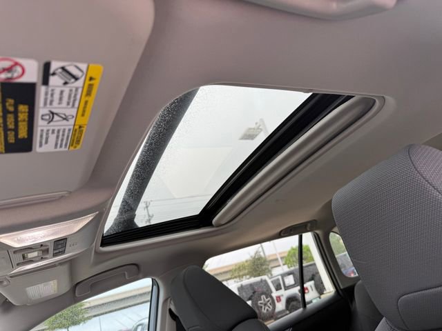 Used 2022 Toyota RAV4 XLE w/ Convenience Package image 15