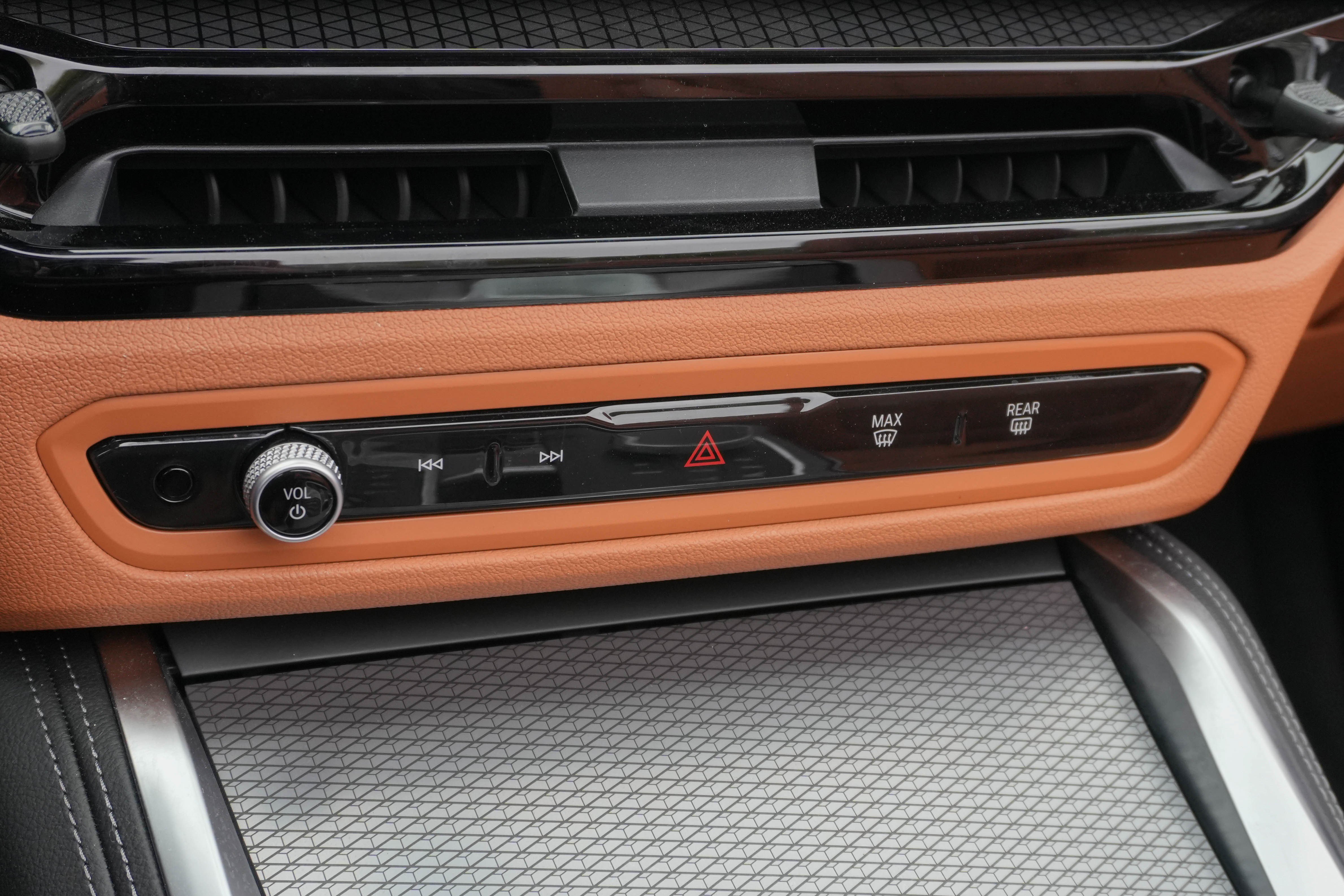 Certified 2026 BMW M440i Convertible RWD image 27