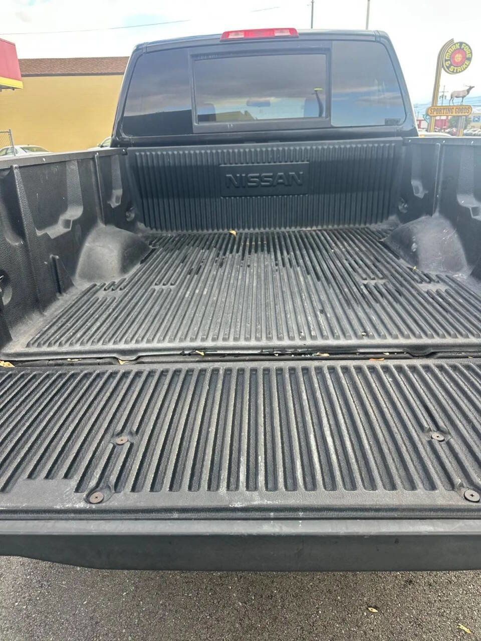 Used 2009 Nissan Titan SE image 6