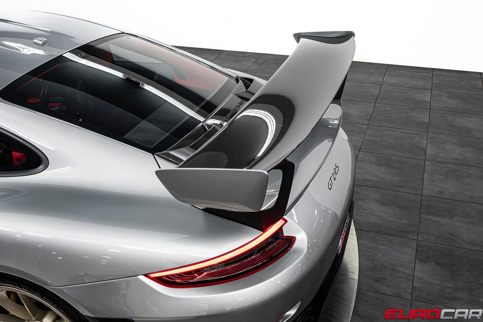 Used 2018 Porsche 911 GT2 RS image 25