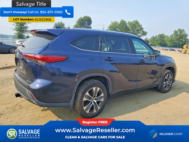 Used 2021 Toyota Highlander XLE AWD/4WD image 4