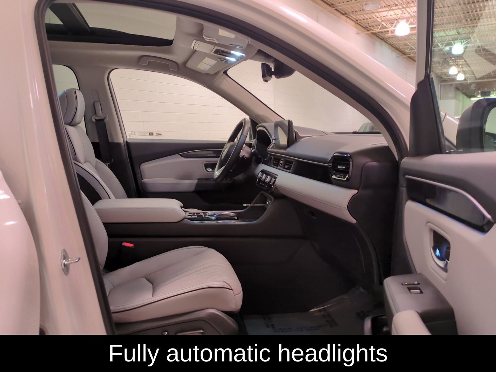 Used 2025 Honda Pilot Elite image 13