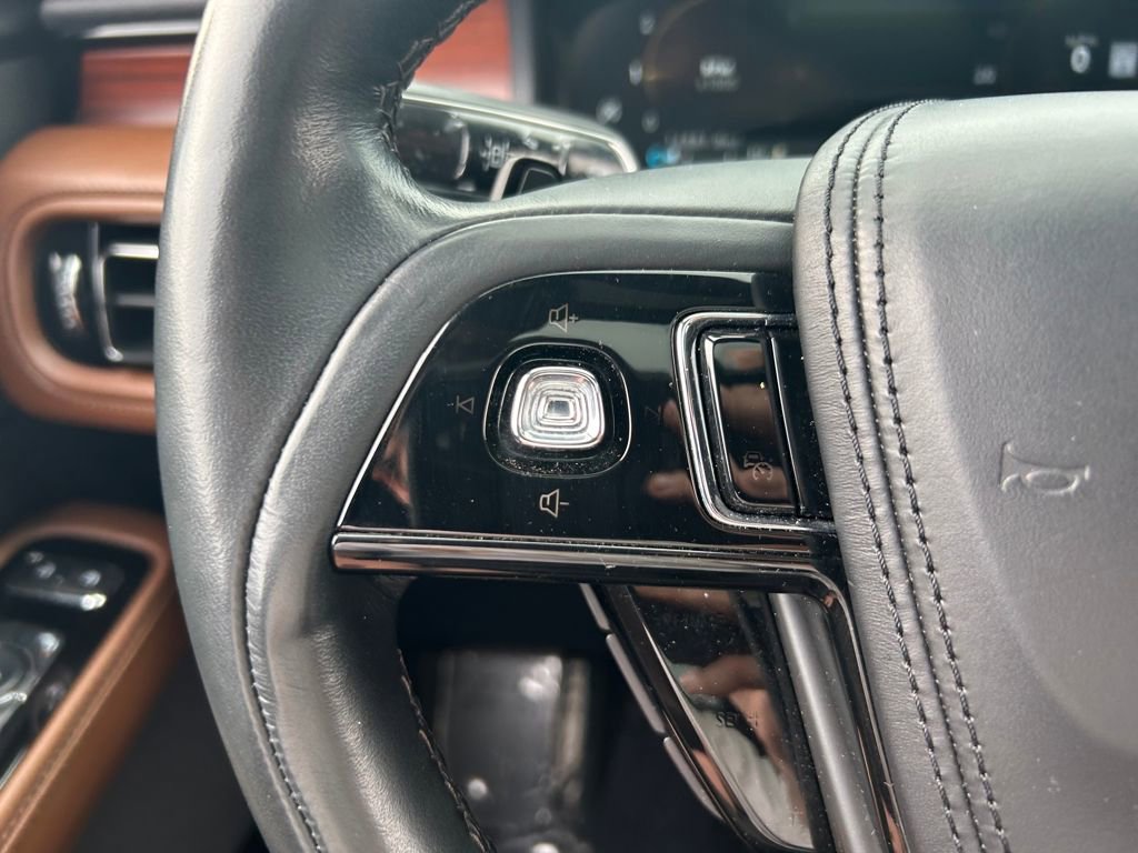 Used 2023 Lincoln Aviator Reserve w/ Equipment Group 201A image 19