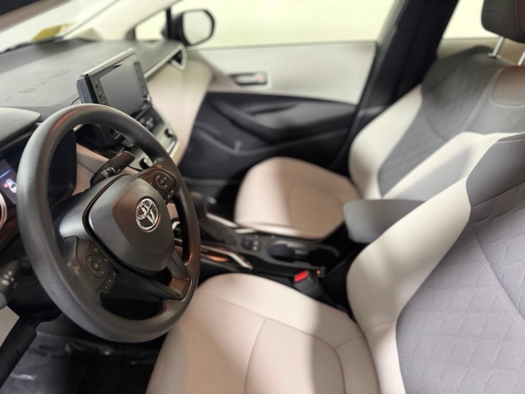 Used 2022 Toyota Corolla LE FWD image 19