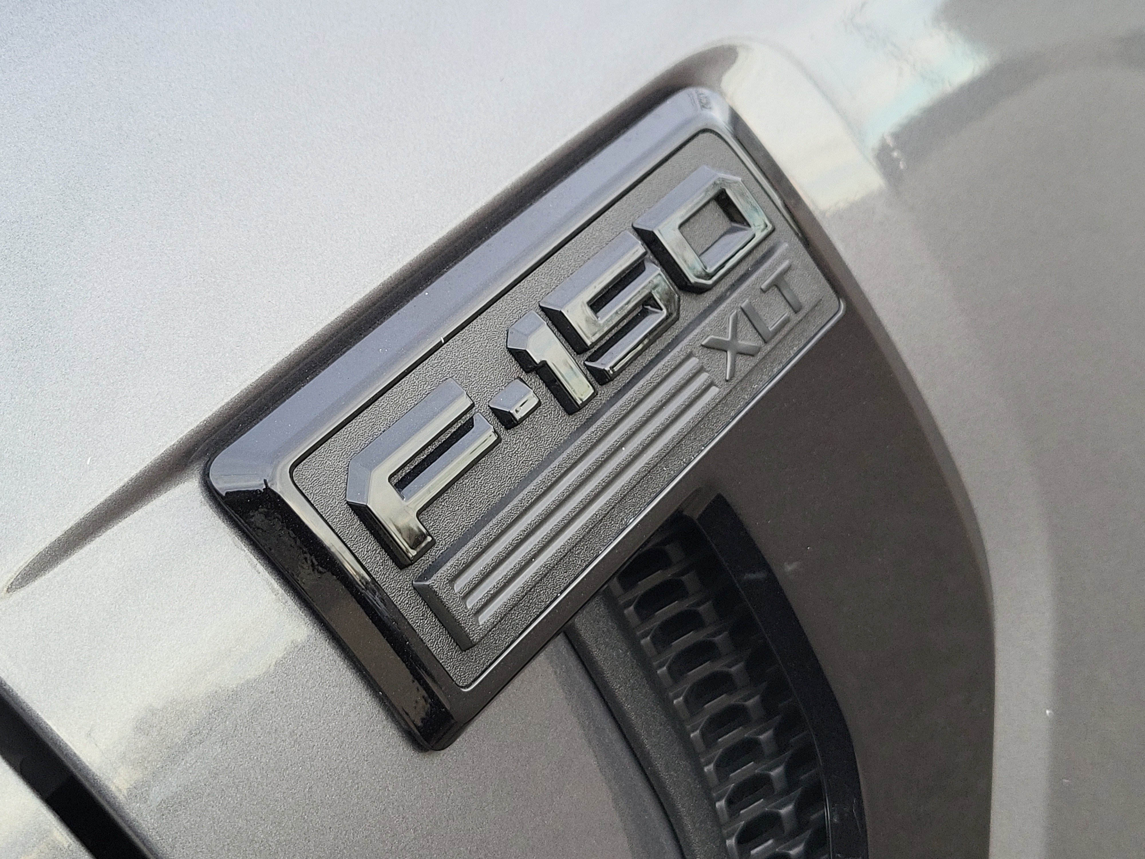 Used 2024 Ford F150 XLT w/ Equipment Group 302A MID image 11