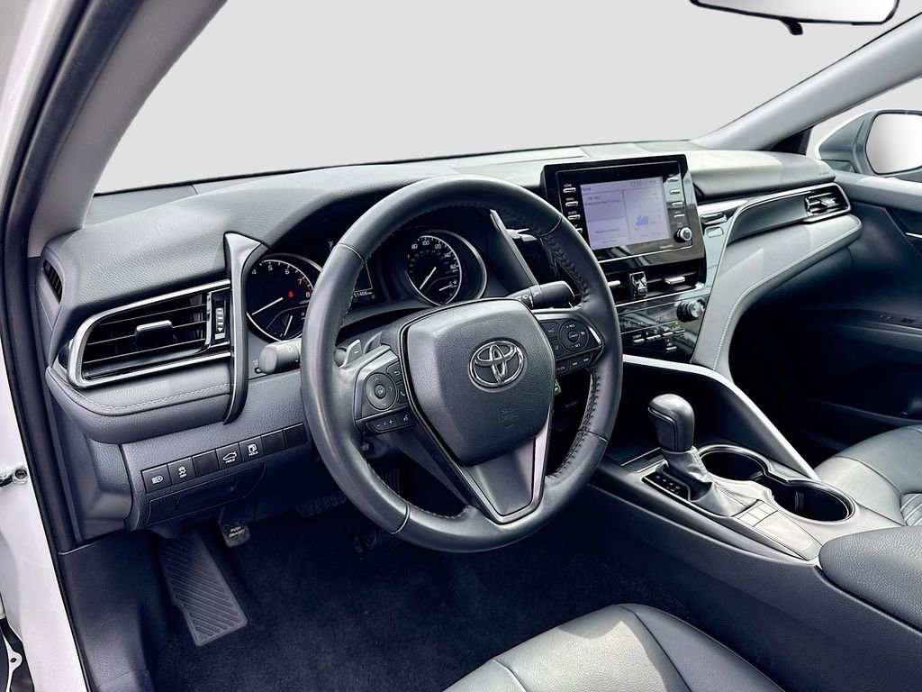 Used 2024 Toyota Camry SE image 5