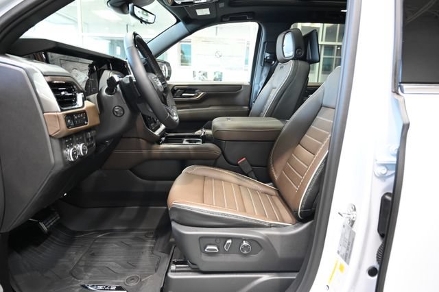 New 2026 GMC Yukon XL Denali Ultimate w/ LPO, Floor Liner Package AWD/4WD image 12