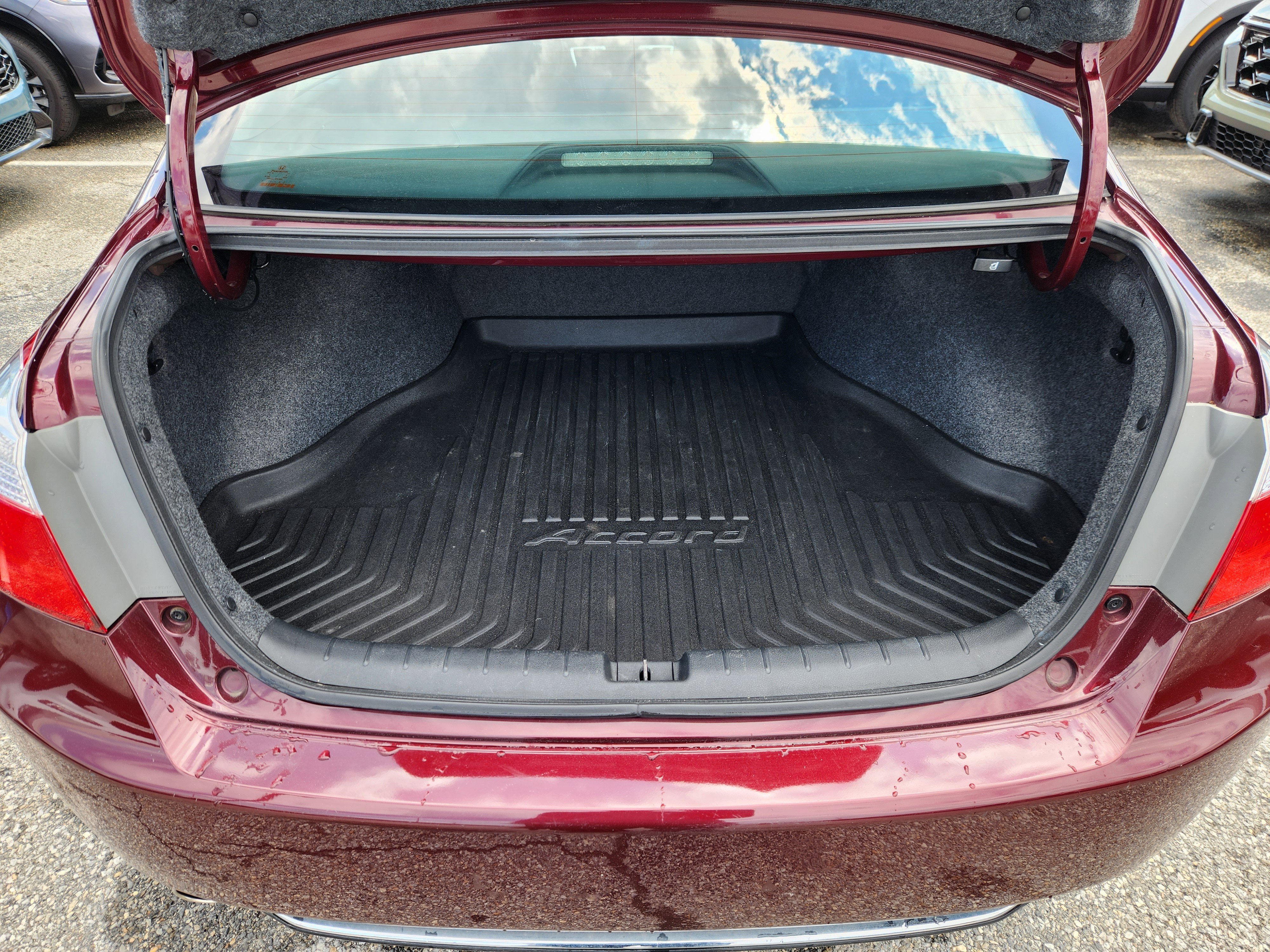 Used 2013 Honda Accord Sport image 18