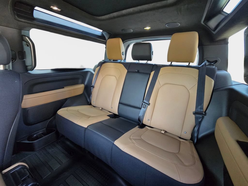 New 2026 Land Rover Defender 90 V8 AWD/4WD image 15