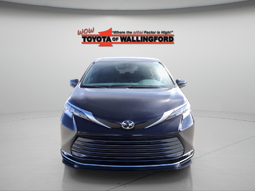 New 2026 Toyota Sienna Limited AWD/4WD image 5