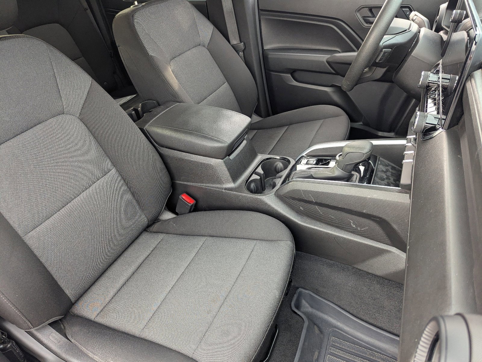 Used 2025 Chevrolet Colorado Trail Boss image 11