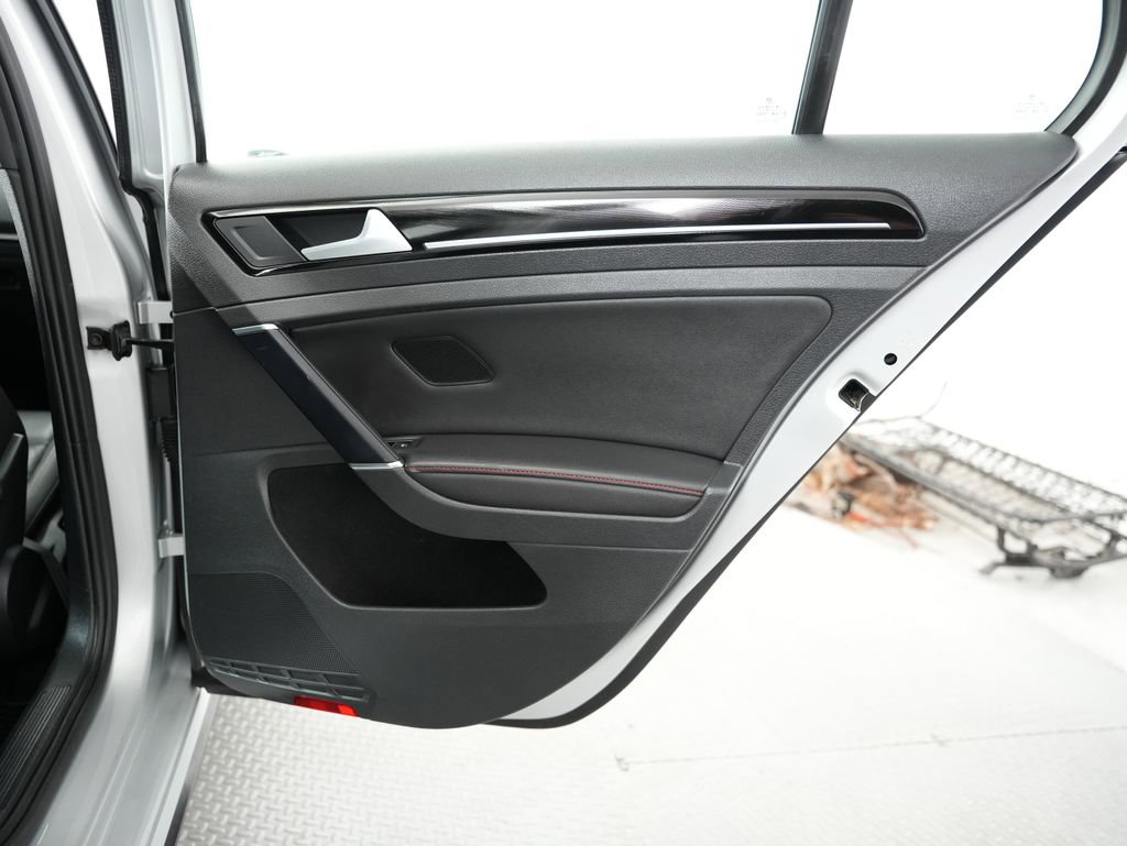 Used 2015 Volkswagen GTI SE FWD image 35