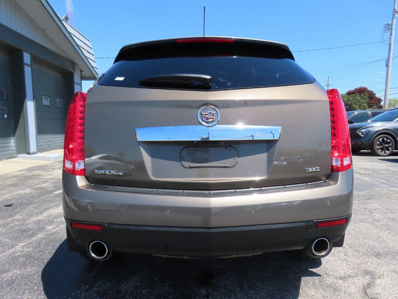 Used 2015 Cadillac SRX Luxury w/ Driver Awareness Package AWD/4WD image 38