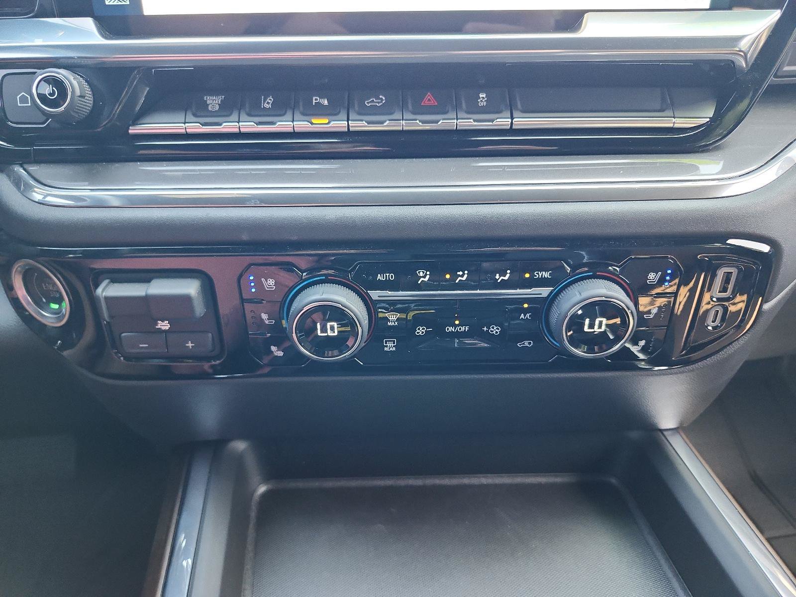 Used 2024 Chevrolet Silverado 3500 High Country w/ High Country Premium Package AWD/4WD image 22