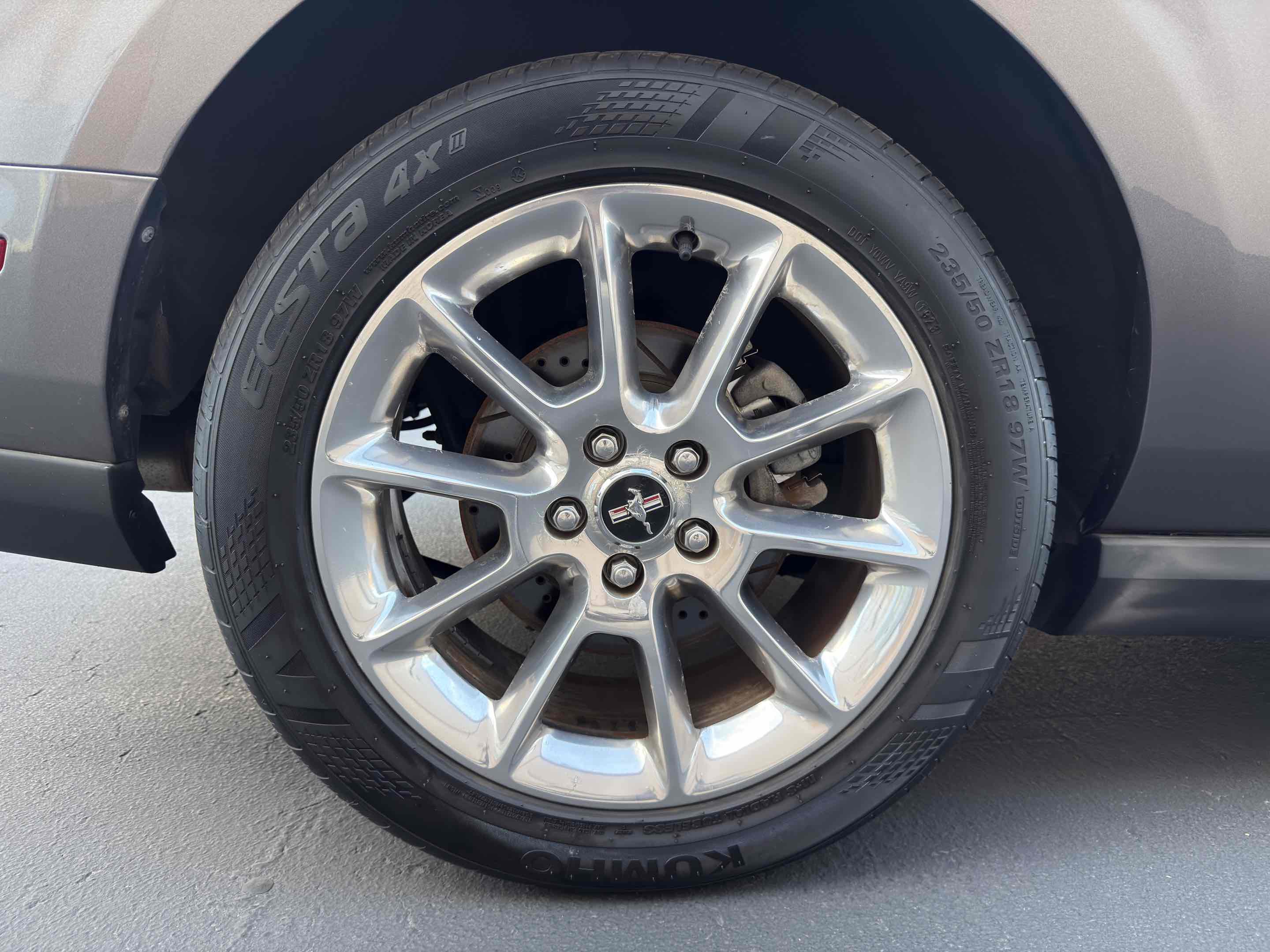 Used 2010 Ford Mustang Premium RWD image 27