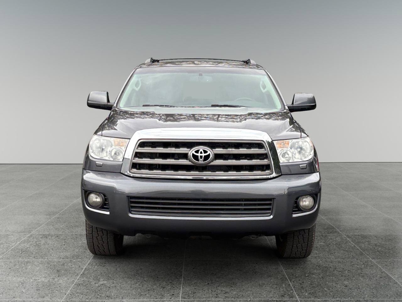 Used 2013 Toyota Sequoia SR5 w/ Premium Pkg AWD/4WD image 2