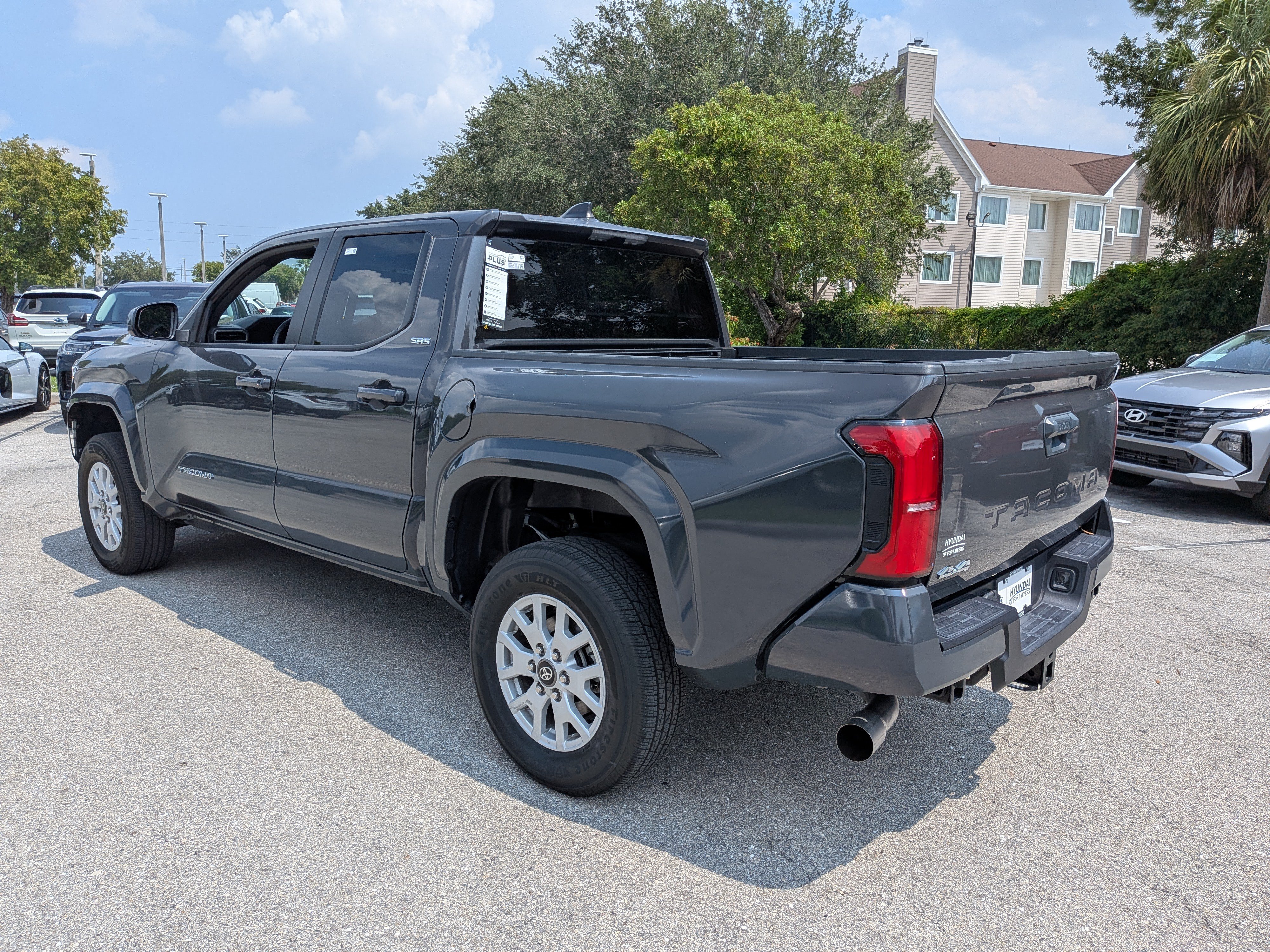 Used 2024 Toyota Tacoma SR5 AWD/4WD image 6