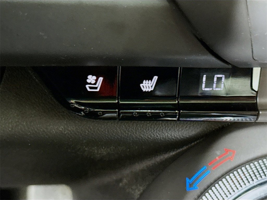 Used 2016 Chevrolet Camaro SS image 13