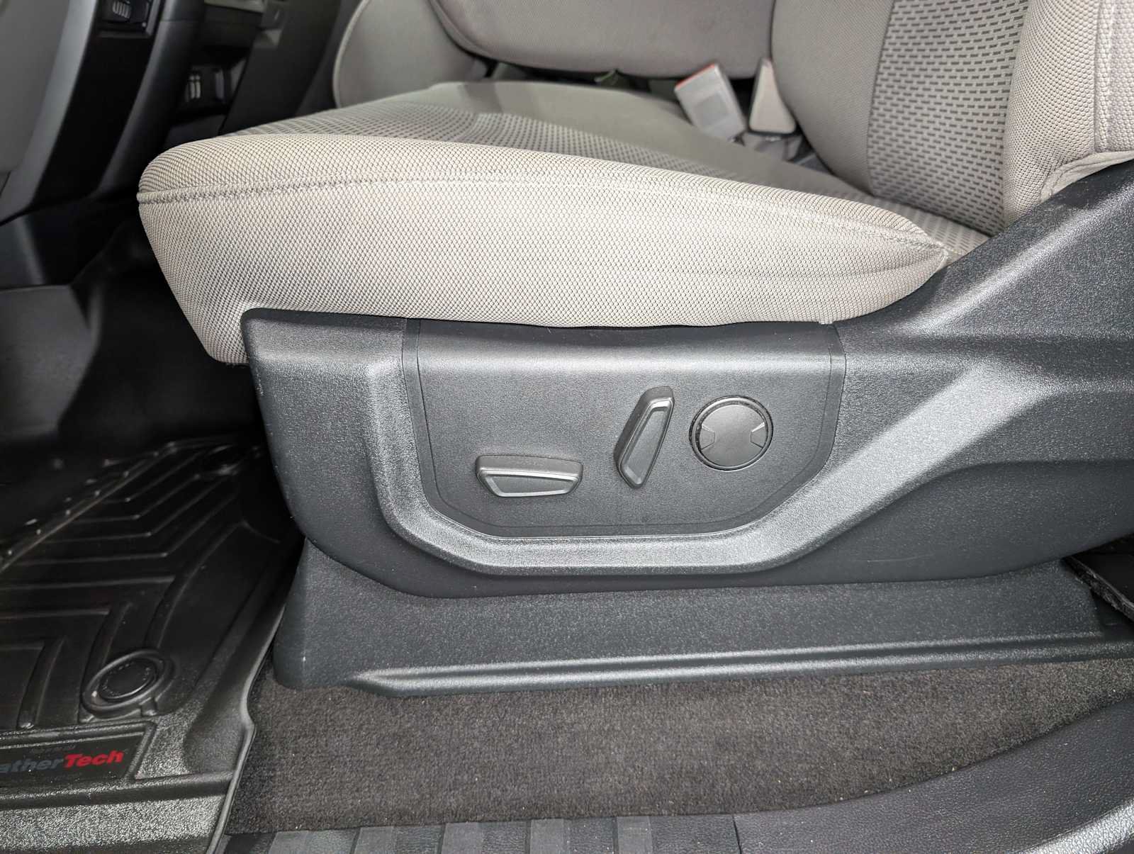 Used 2019 Ford F150 XLT w/ Equipment Group 302A Luxury AWD/4WD image 38