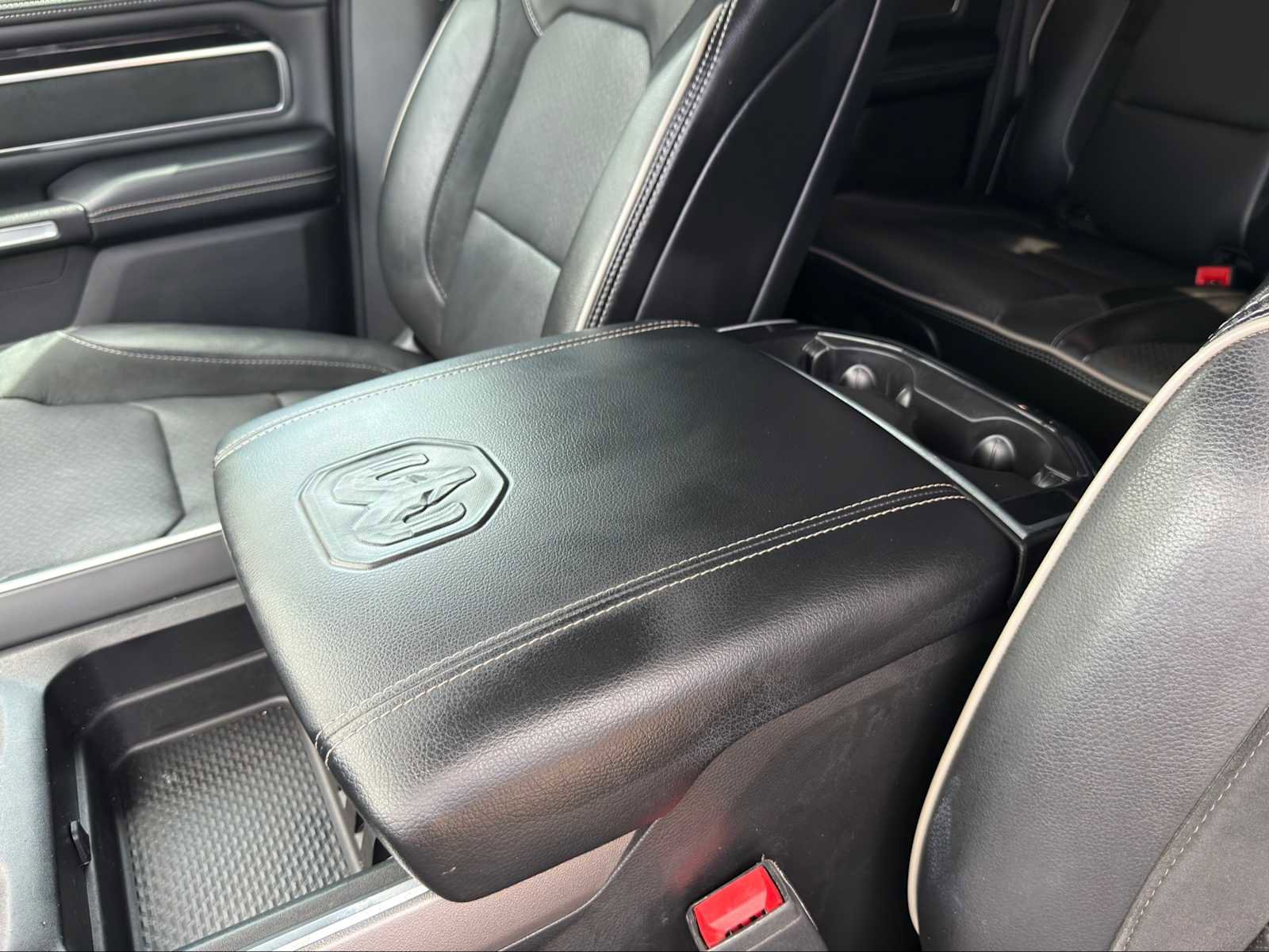 Used 2020 RAM 1500 Laramie w/ Sport Appearance Package AWD/4WD image 14