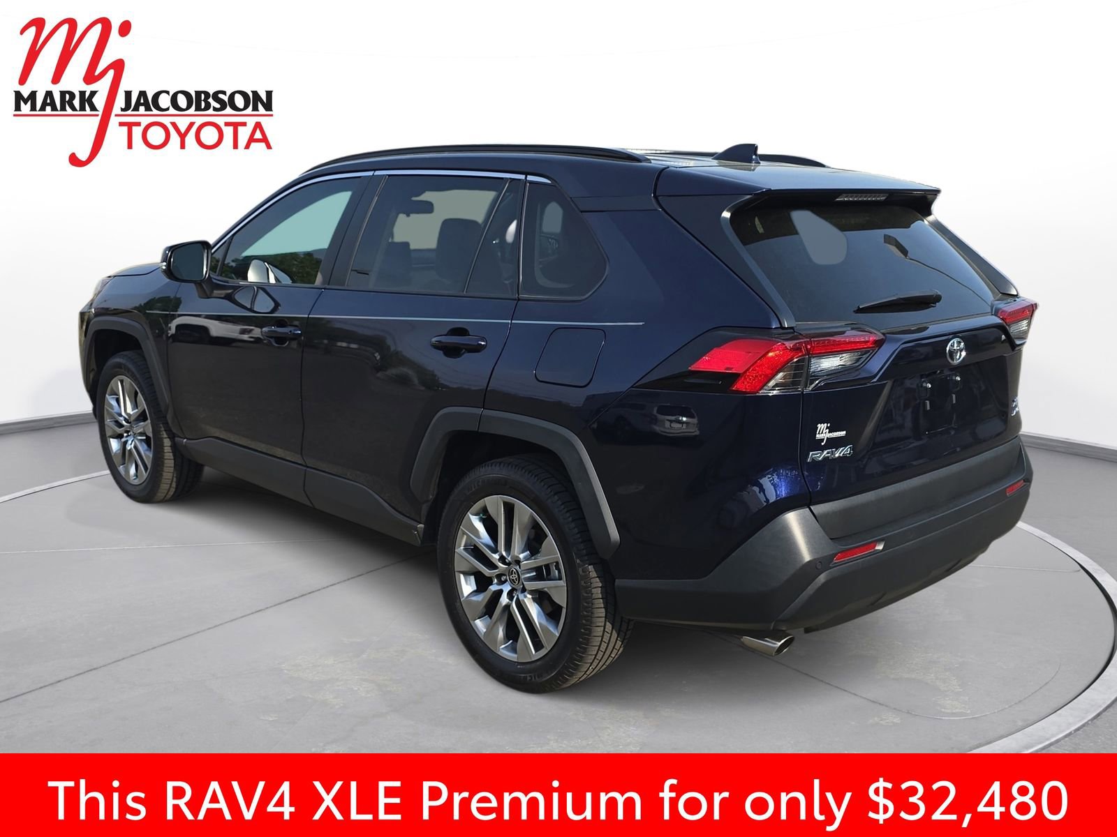 Used 2023 Toyota RAV4 XLE Premium image 14