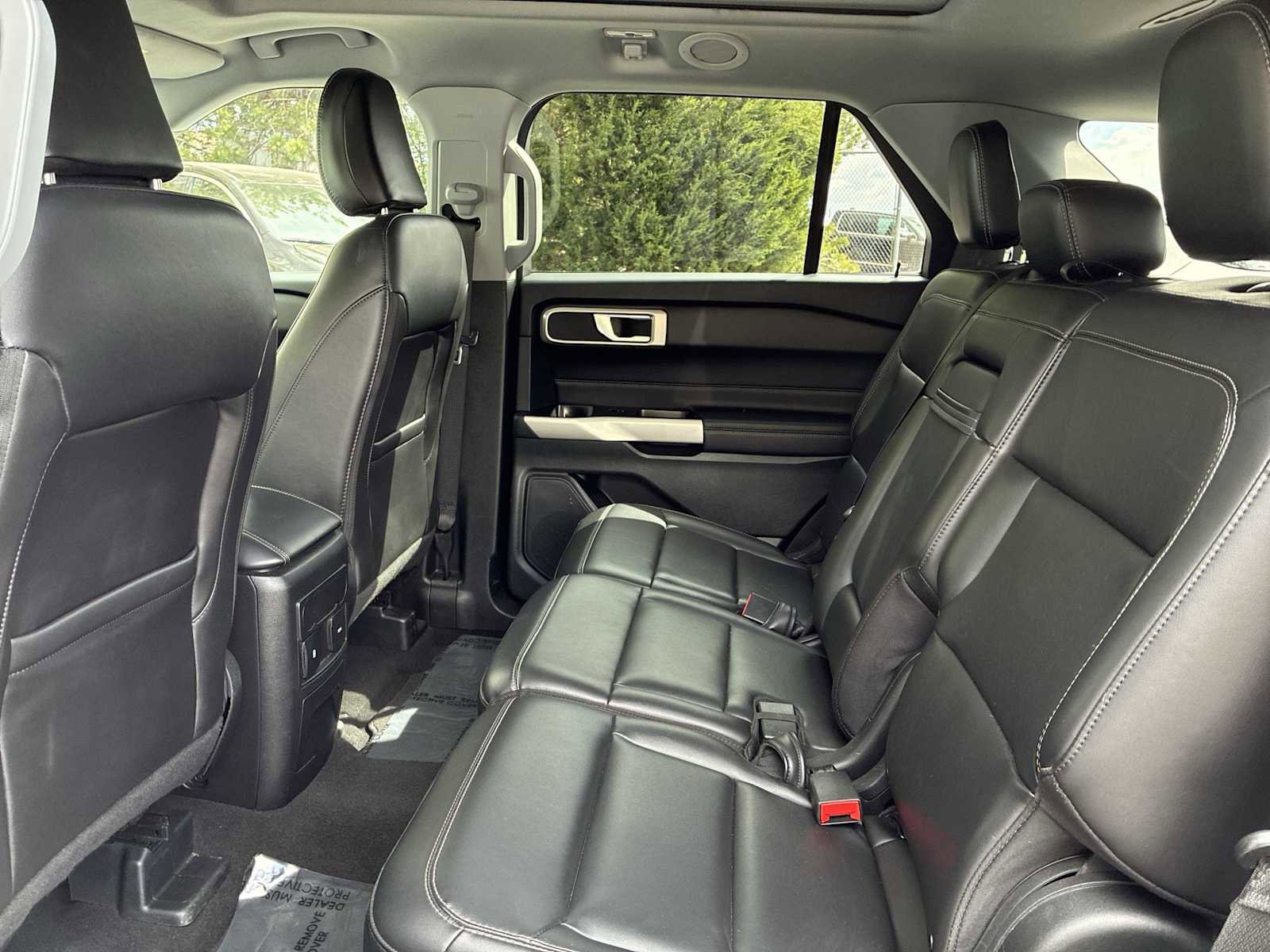 Used 2024 Ford Explorer XLT w/ Equipment Group 202A AWD/4WD image 23