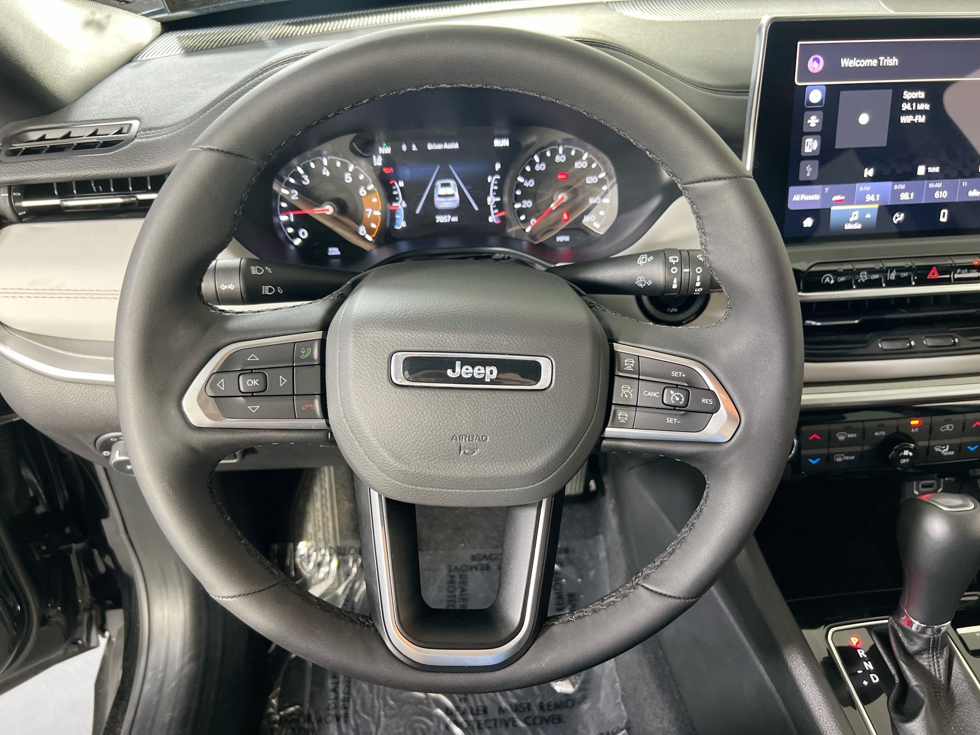 Used 2025 Jeep Compass Limited w/ Sun & Sound Group AWD/4WD image 11