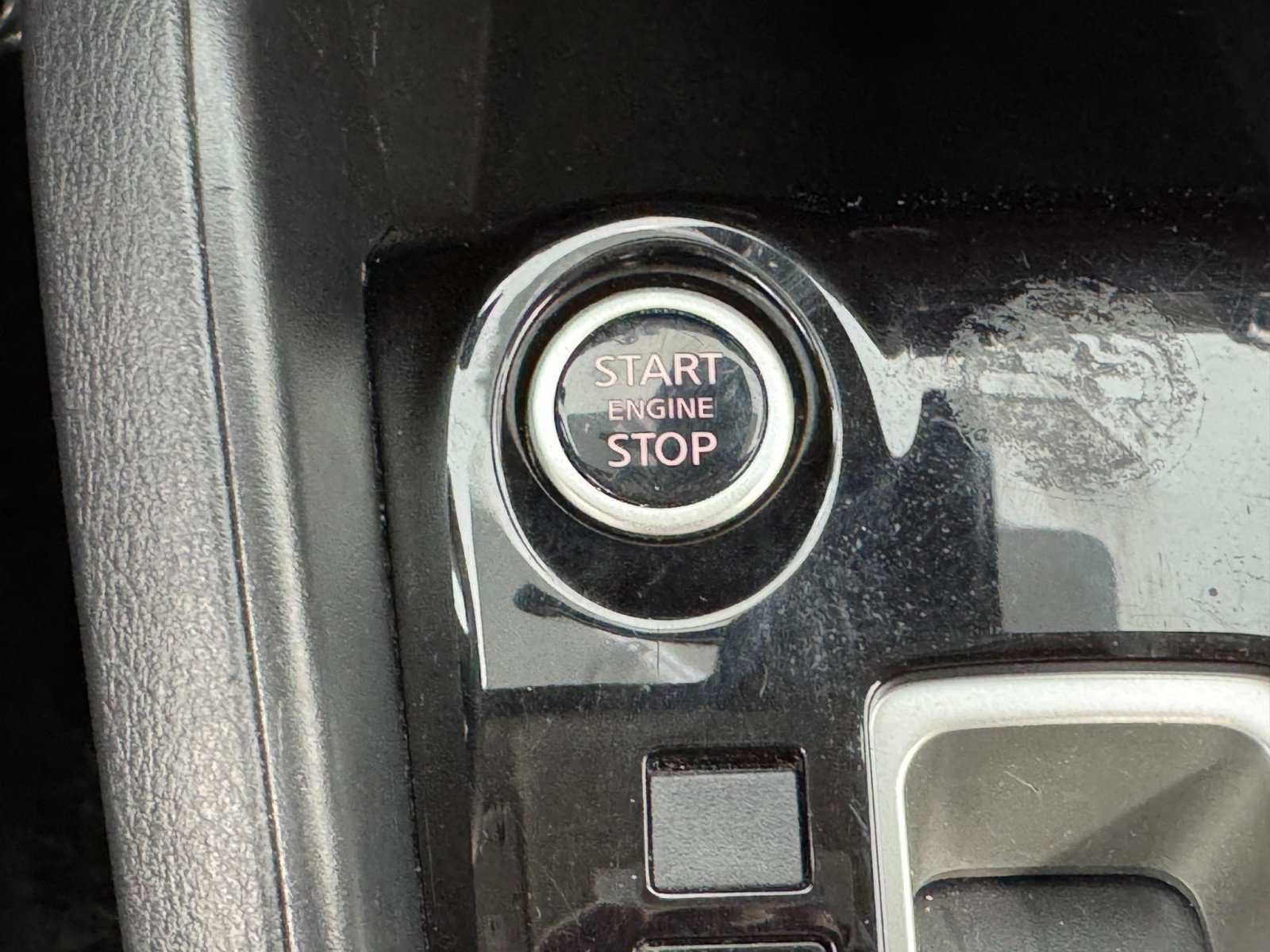 Used 2021 Nissan Versa SV image 25