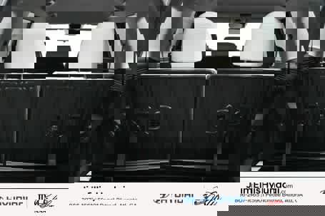 New 2025 Hyundai Santa Fe SE image 23