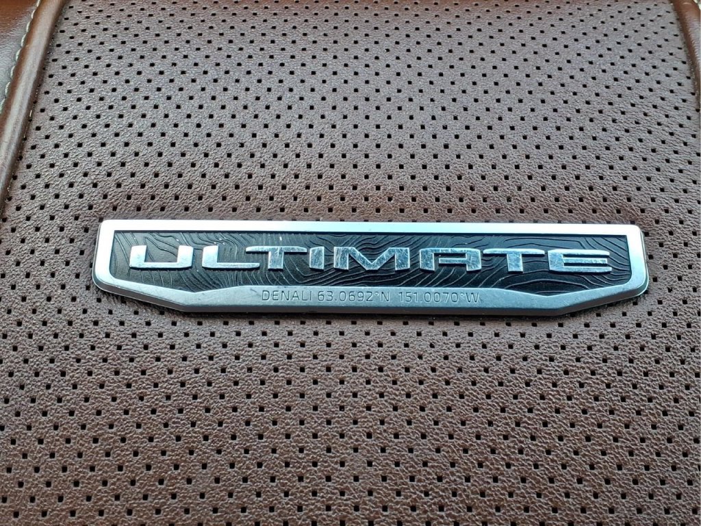 Used 2024 GMC Sierra 2500 Denali Ultimate w/ Snow Plow Prep/Camper Package AWD/4WD image 24