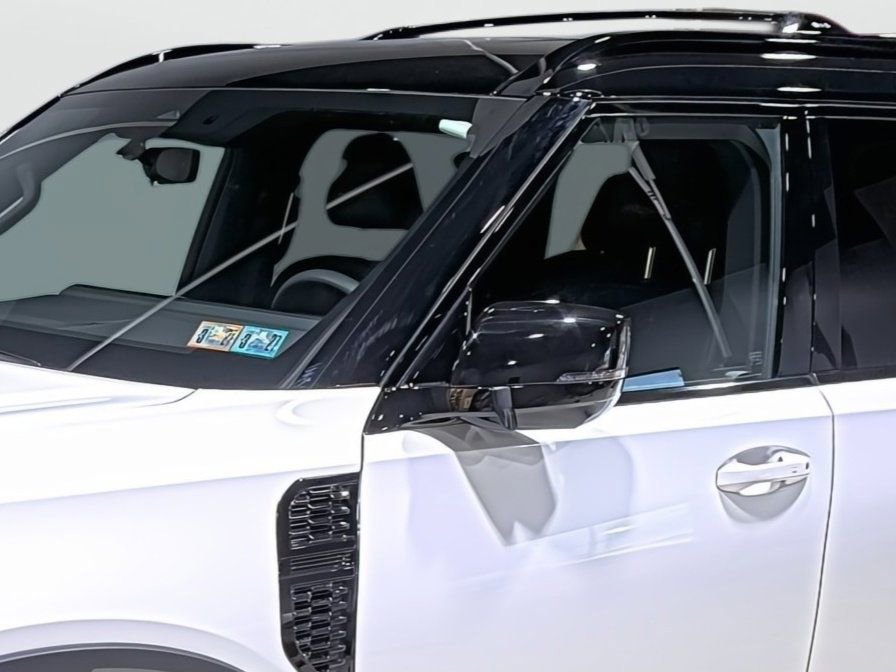 Used 2025 Nissan Armada PRO-4X image 8