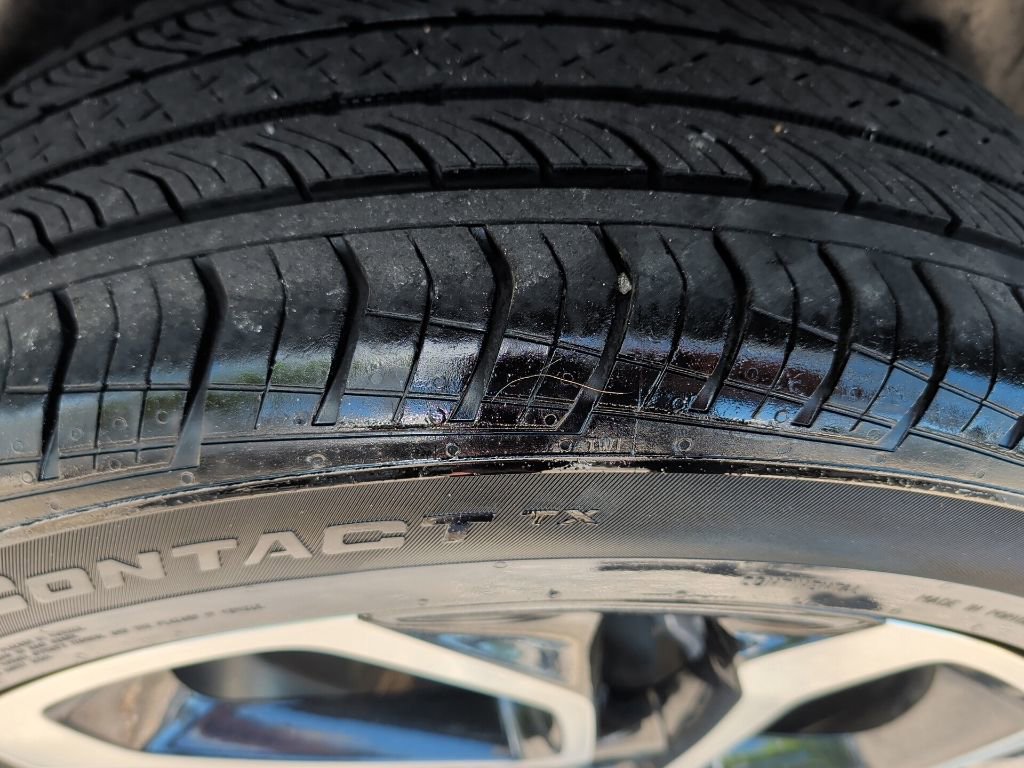 Used 2025 Chevrolet Trax RS FWD image 10