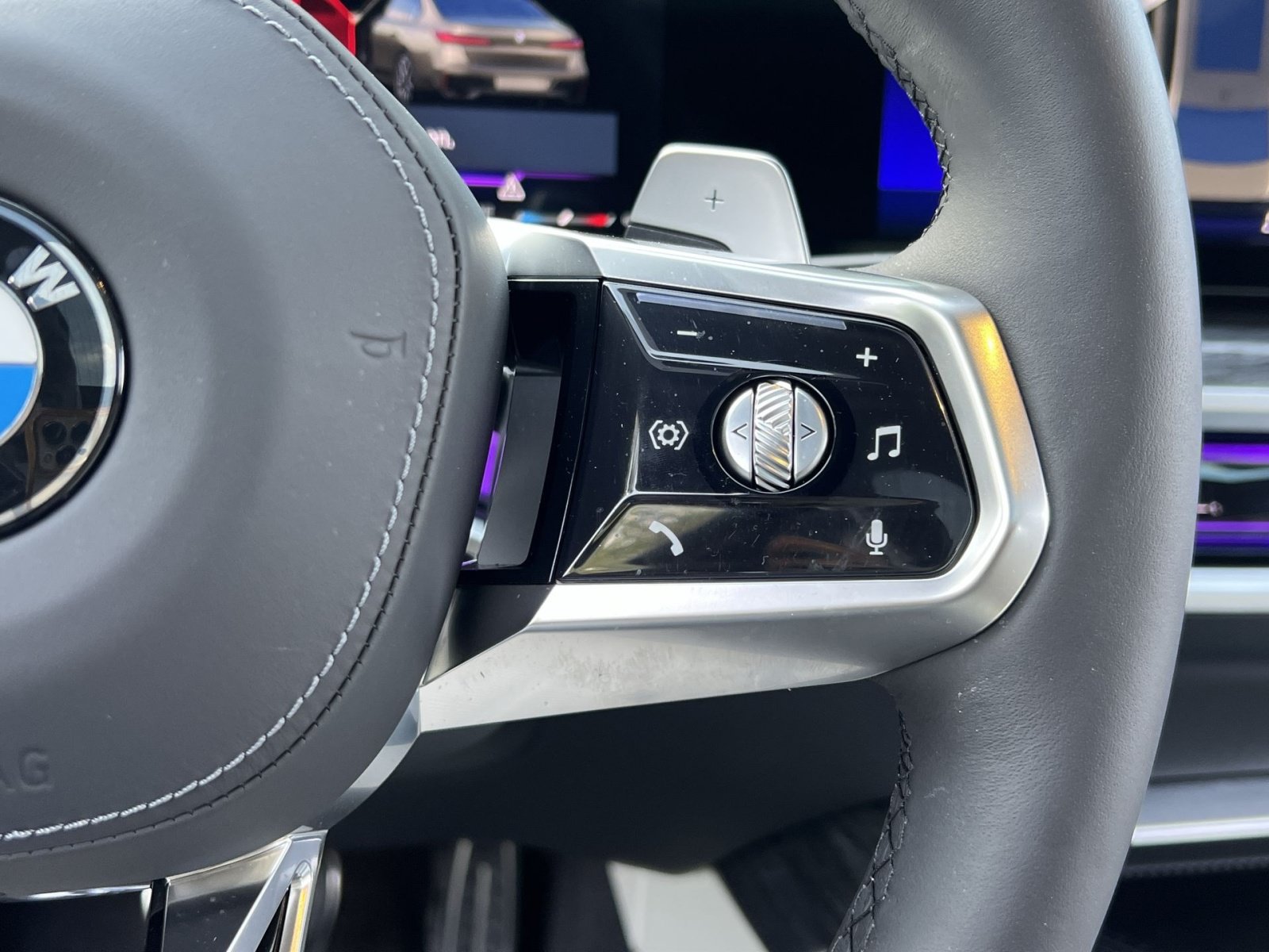 Used 2025 BMW 760i xDrive w/ Executive Package AWD/4WD image 38