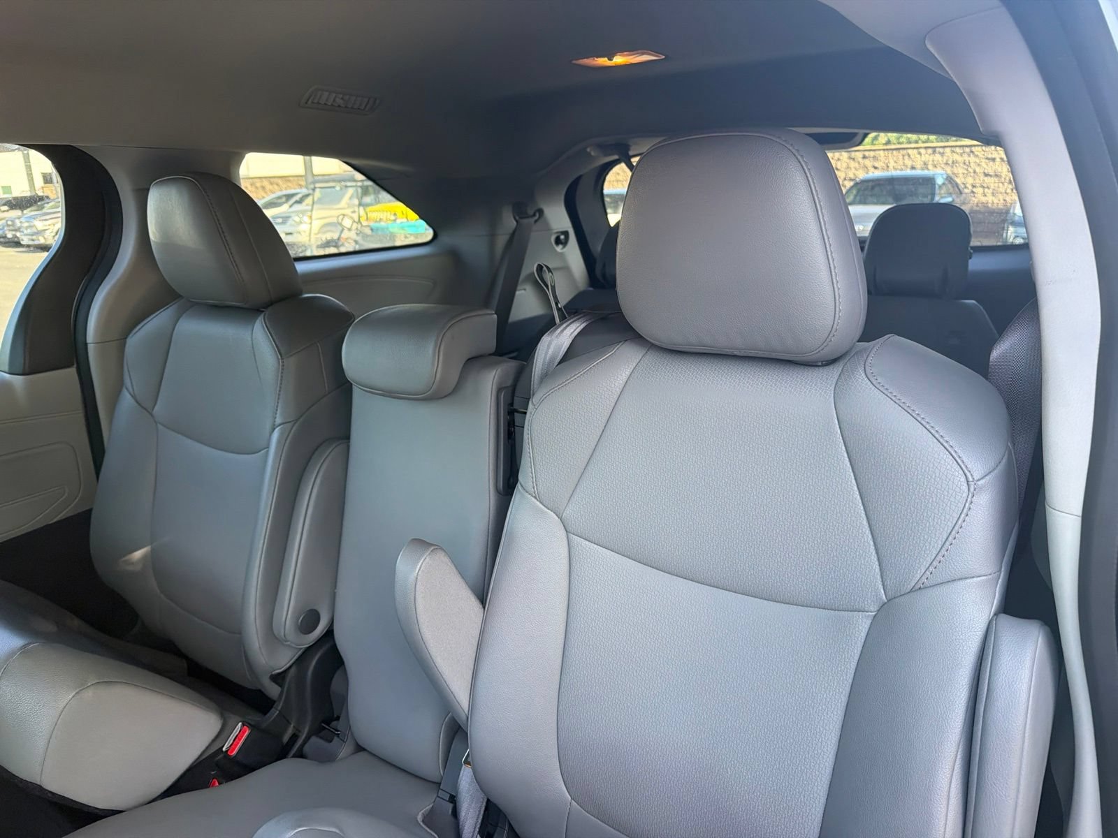 Certified 2023 Toyota Sienna XLE FWD image 8