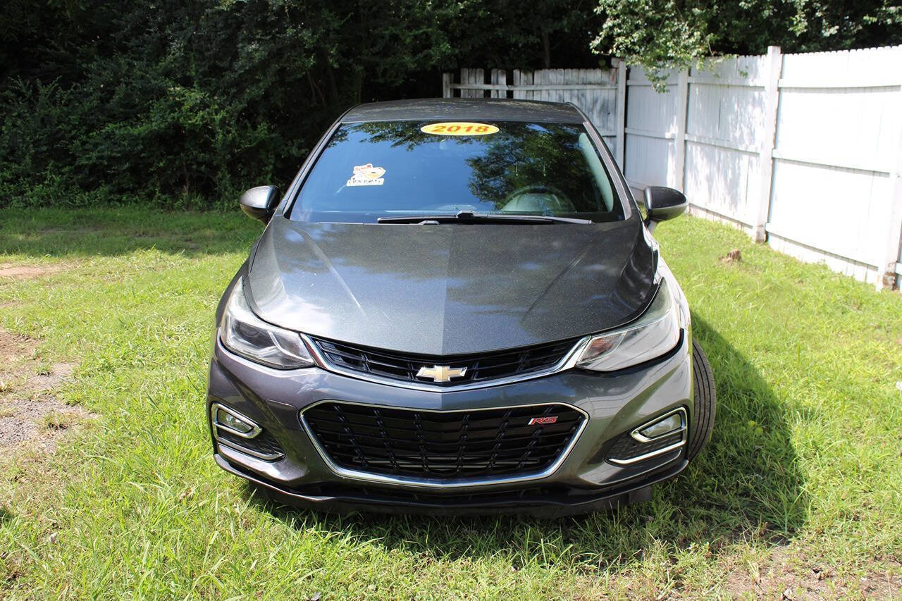 Used 2018 Chevrolet Cruze LT w/ Convenience Package image 2