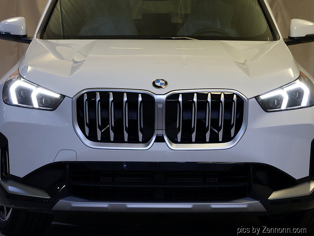 Used 2027 BMW X1 xDrive28i AWD/4WD image 6