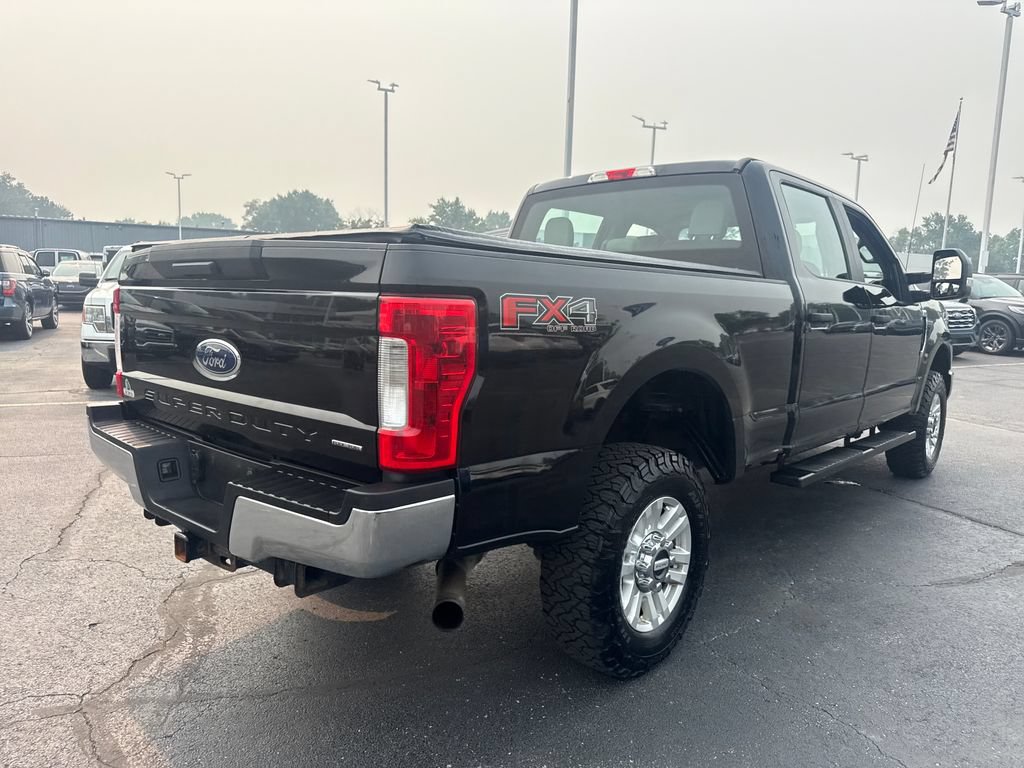 Used 2017 Ford F250 XL w/ STX Appearance Package AWD/4WD image 7