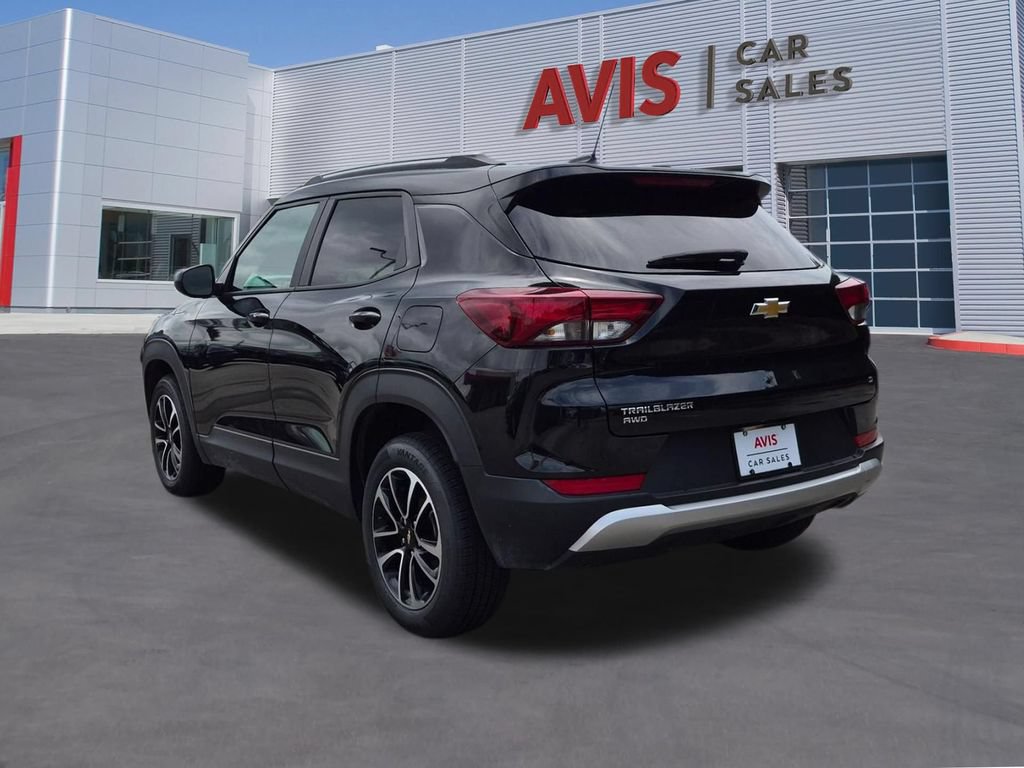 Used 2025 Chevrolet TrailBlazer LT AWD/4WD image 9