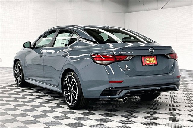 New 2025 Nissan Sentra SR image 3