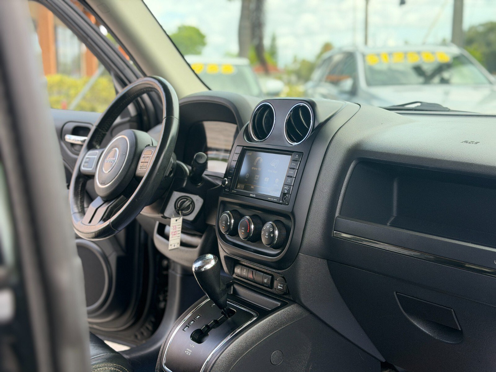 Used 2017 Jeep Patriot High Altitude AWD/4WD image 14