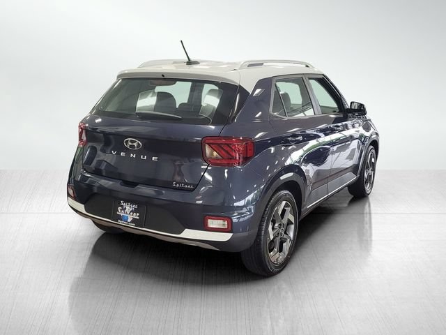 Used 2025 Hyundai Venue Limited FWD image 6