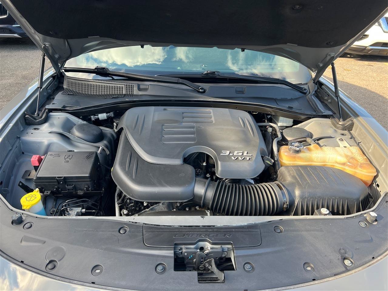 Used 2018 Dodge Charger SXT Plus RWD image 15