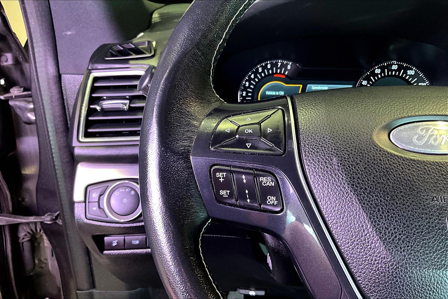 Used 2019 Ford Explorer Platinum AWD/4WD image 12