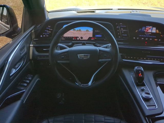 Used 2024 Cadillac Escalade V w/ LPO, ONYX Package image 21