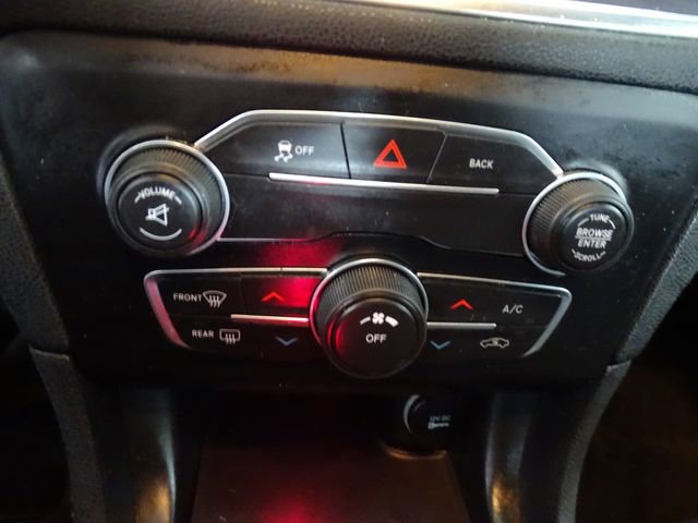 Used 2016 Dodge Charger SE RWD image 11